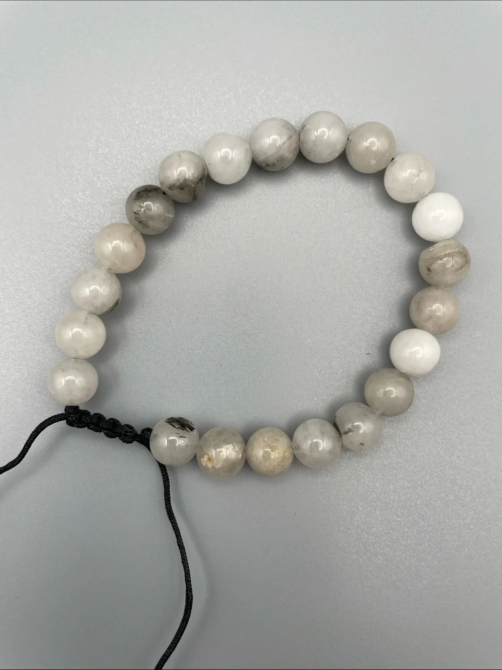 Adjustable Ladies Beaded Bracelet in Mixed Neutral Stones. OS